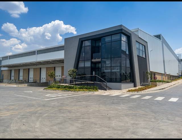 8,300M² WAREHOUSE TO LET IN AIRPORT PARK